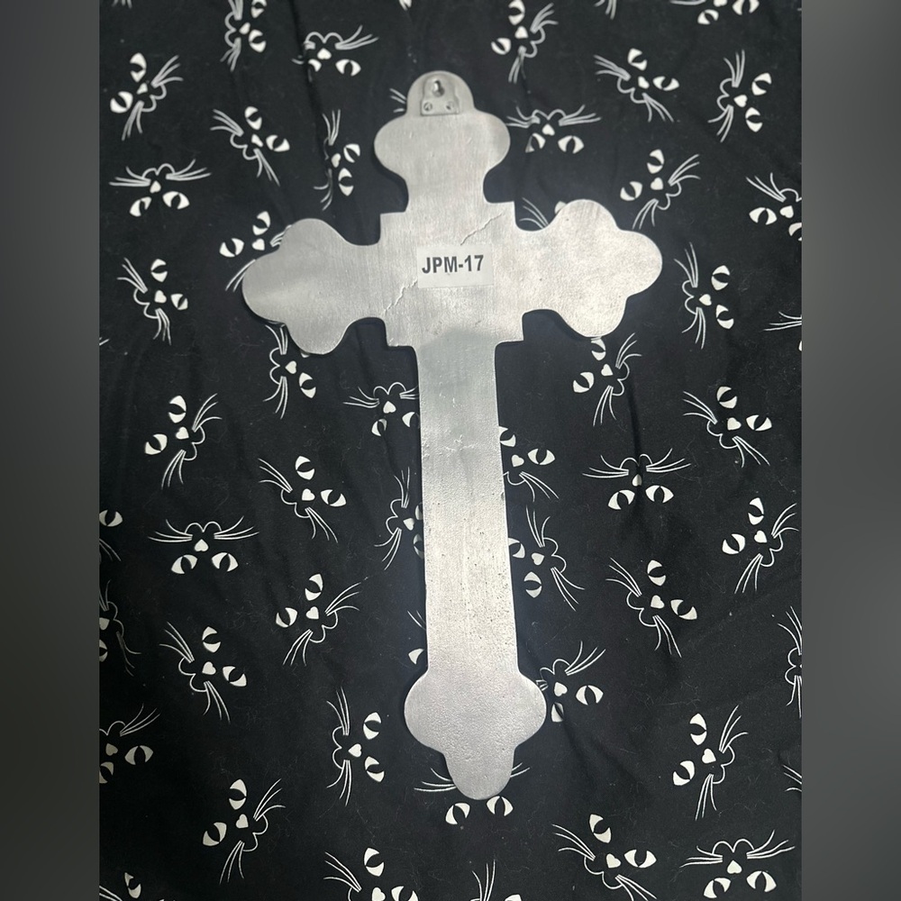 Decorative Silver Cross - Picture 3 of 3